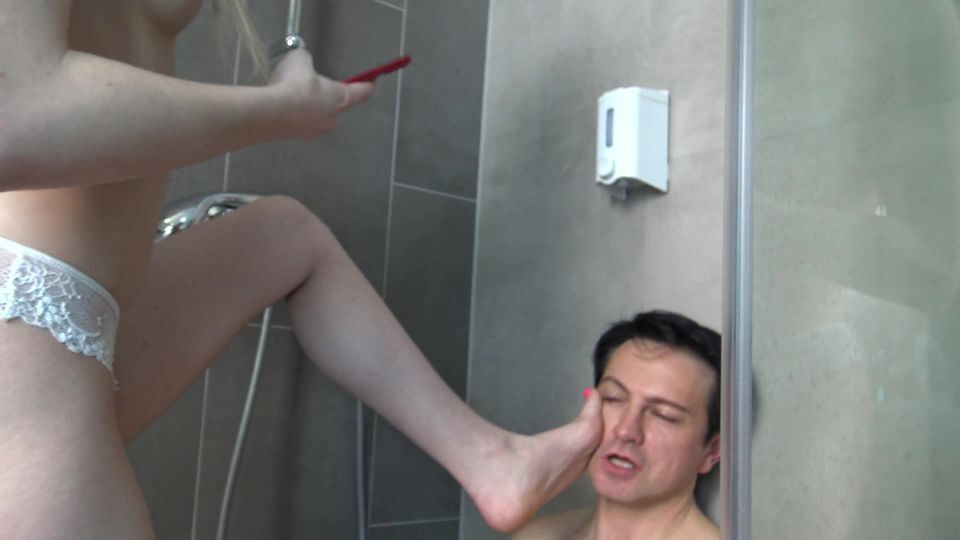 Bath Humiliation – French Princess Bath Humiliation For Tiktok Fans galery screen 1