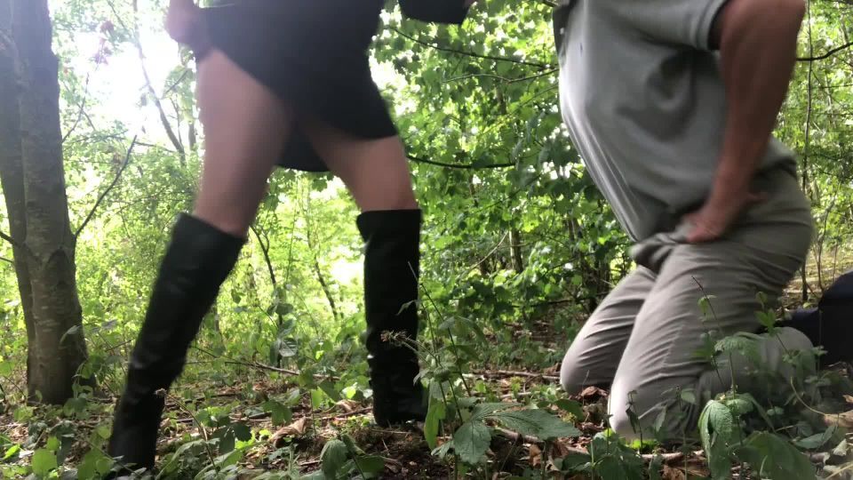 Mistress Courtneys Fetish Lair – An Outdoor Kicking For The Slave