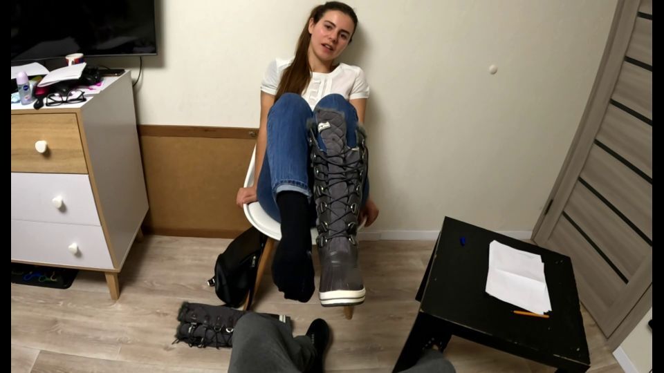 Honeybabe Clipstore – Bad College Girl Dirty Smelly Socks And Boots Footjob