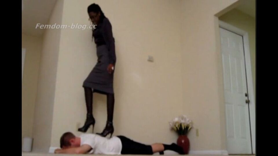 Crudelis Amator Ballbusting Fetish – Princess Saint Marcs – Royalty Princess Saint Marcs Heel Trample