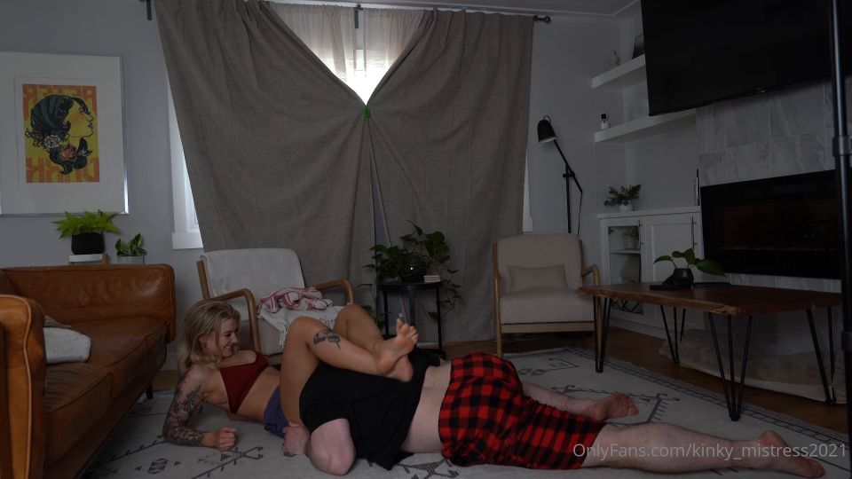 Sofia–s – Busting And Head Scissors