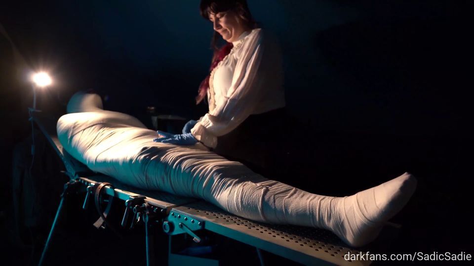 Sadic Sadie – Mummy Scoob Part 1