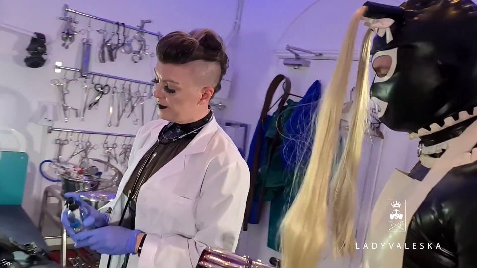 Lady Valeska – Rubber Nurses Sound Their Gimp