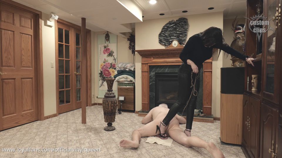 Official Vinyl Queen – Ball Trampling On A Leash