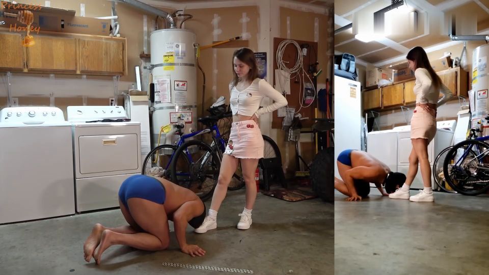 Honeypotproductions – Bored Ballbusting