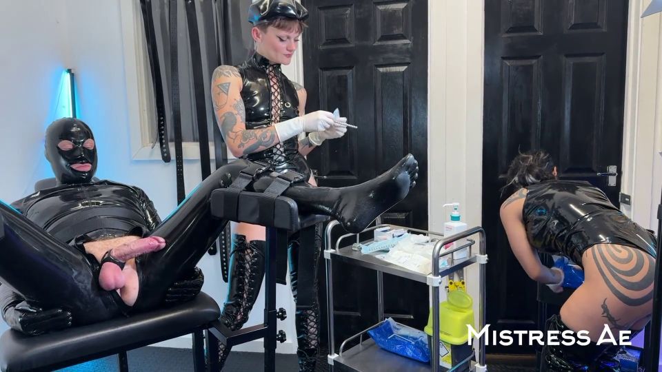 Mistressae – Double Depth – Mistressae And Yazmin Azizs Sounds And Anal Stretching Challenge