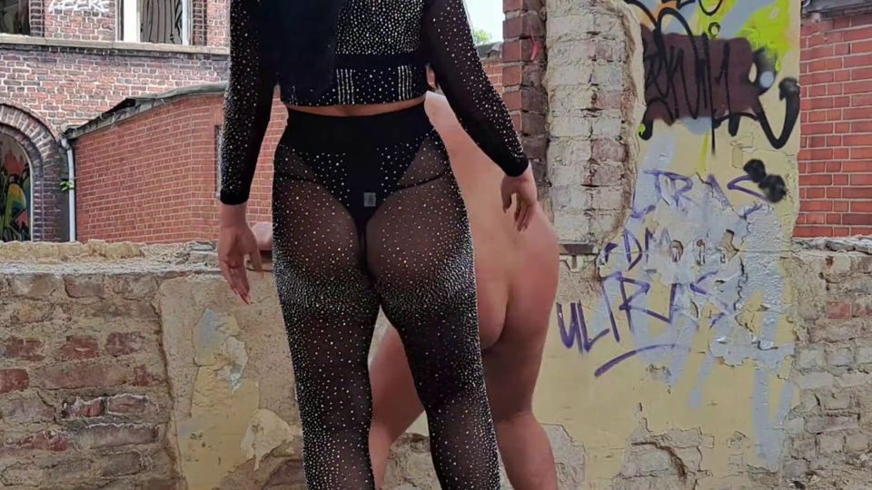 Mistress Luciana Extreme Ballbusting Femdom – Hard Ballbusting For My Slave
