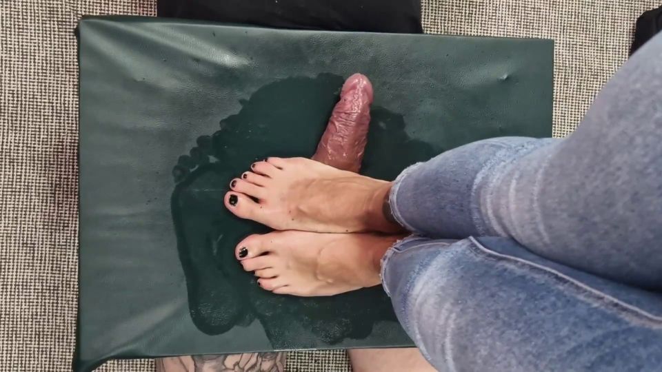 Mistress Magda – Cum Cock Box