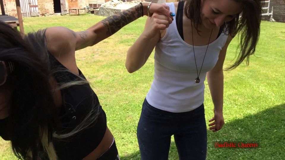 Sadistic Queens – Squishysax – Miss Flora And Sweetbaby – 1st Time Squish