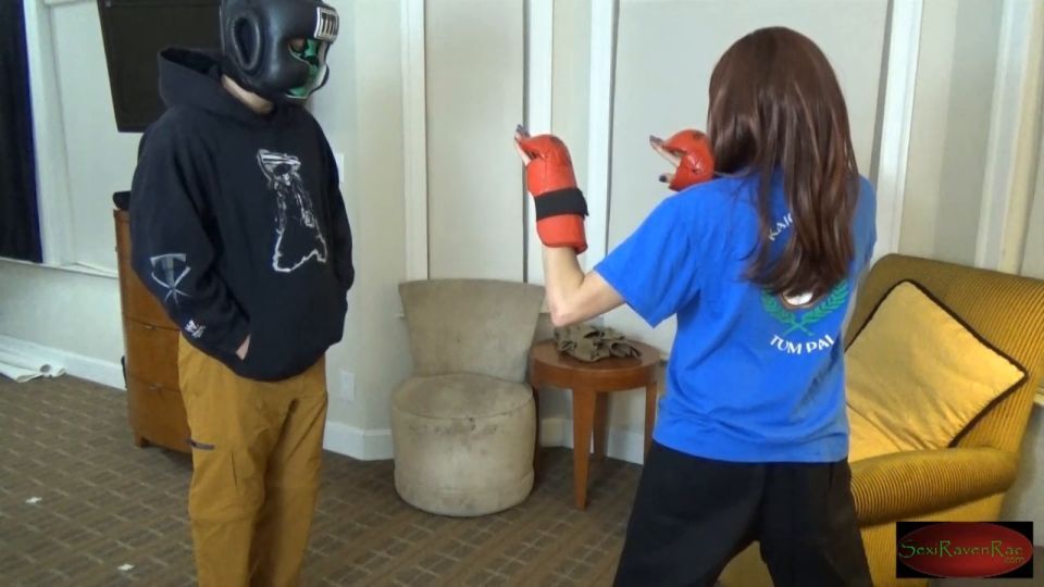 Sexiravenrae – Raven Rae – A Few Good Kicks To The Head