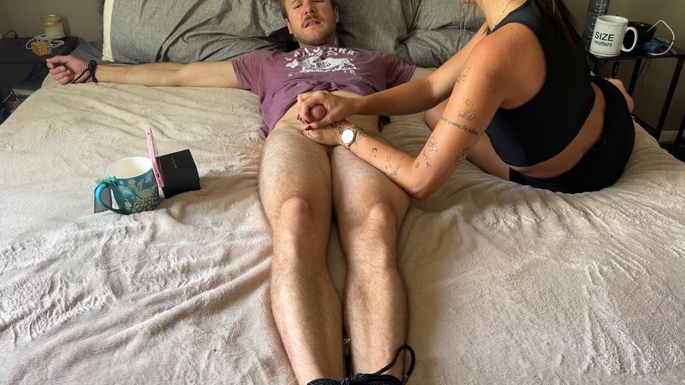 Goddess Ellen – Extreme Brutal Ball Squeezing galery screen 1