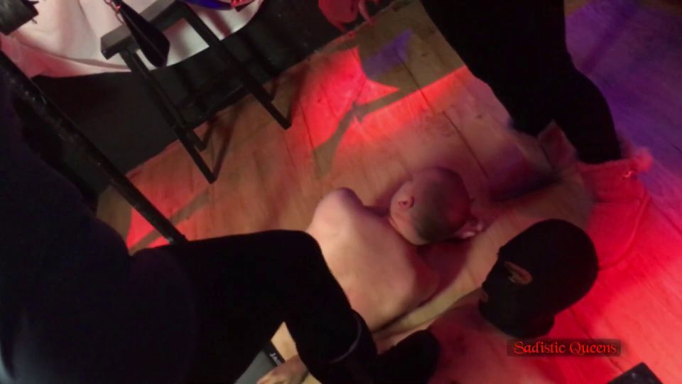 Squishysax – Mistress Amberleigh And Goddess Tamara Lovset – Jumping On Our Slaves