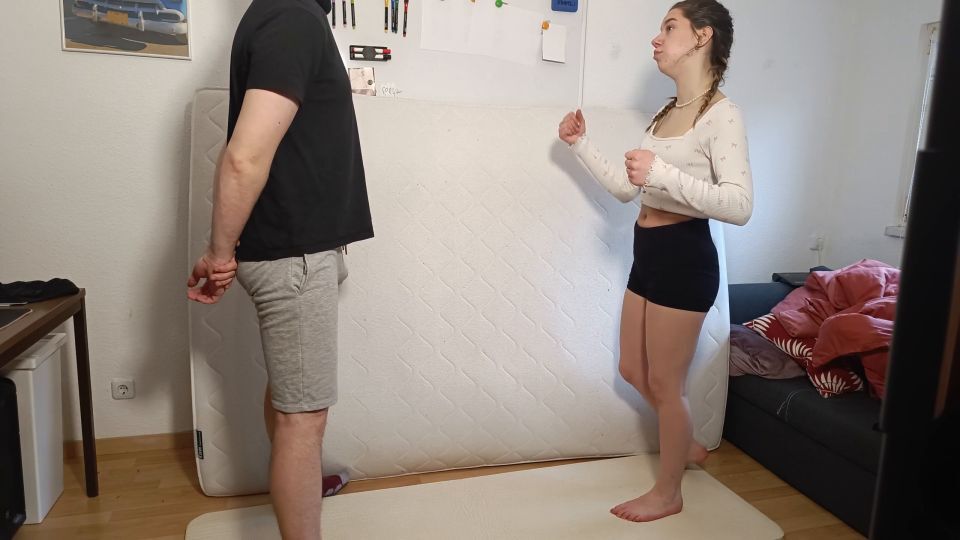 Germanballsbusted – Ballbusting Hard Barefoot Kicks