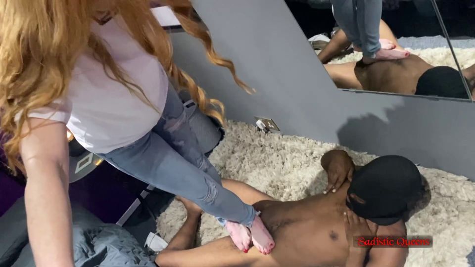 Sadistic Queens – Mistress Kirsty – 1st Time Squish galery screen 3