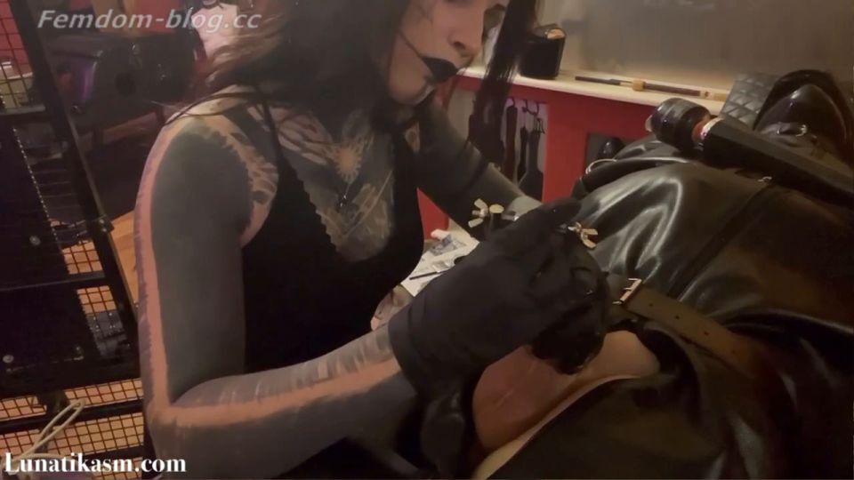 Mistress Lunatika – Urethral Stretching