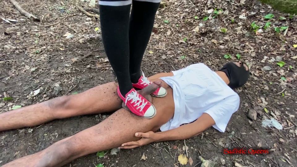 Sadistic Queens – Miss Tiffany Naylor – Converse Ball Flattening galery screen 2