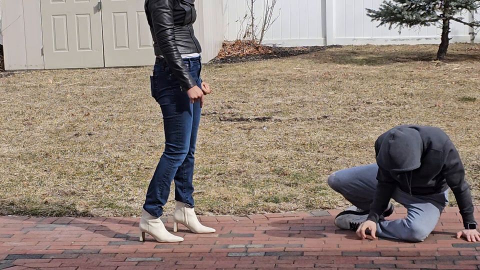 Ballbusting Bianca – Ballbustingbianca Humiliating Outdoor Fan Meet