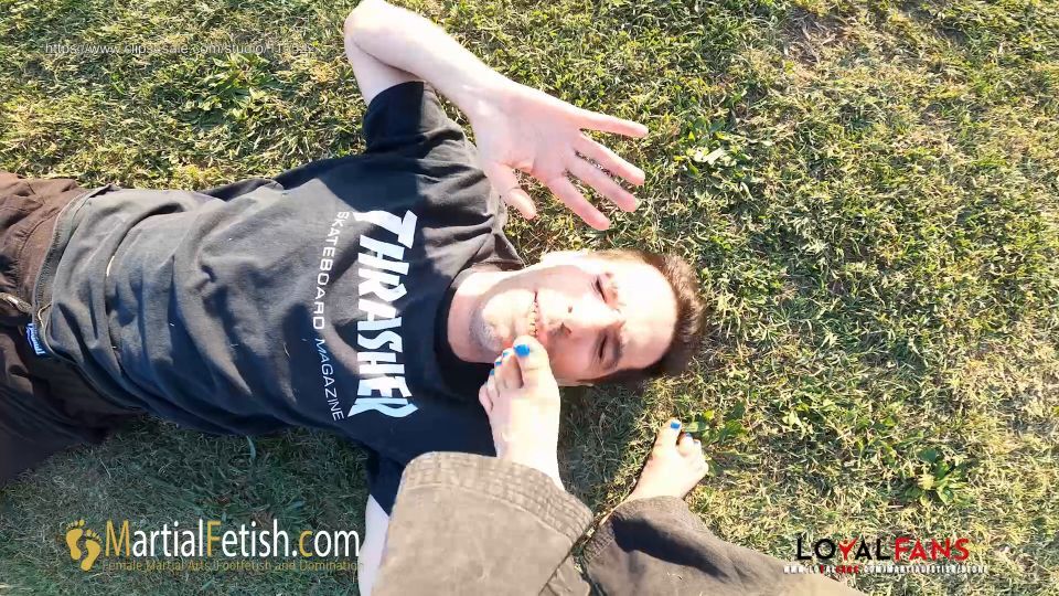 Martial Fetish – Alexis Luna Black Gi Outdoor Pov Kicks Ballbusting And Foot Domination galery screen 3