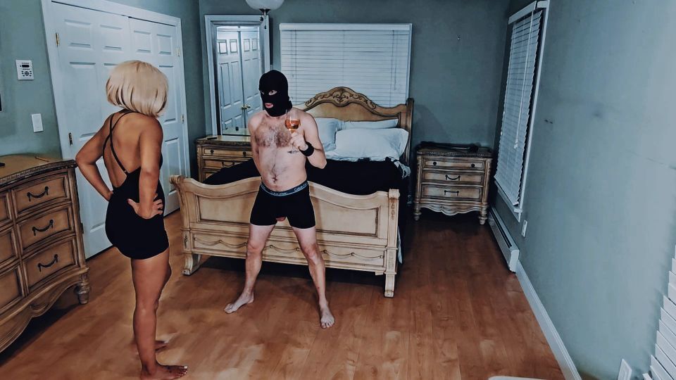 Ballbusting Bianca – Dominabianca – Bossy Biancas Blonde Ballbusting Brutality galery screen 4