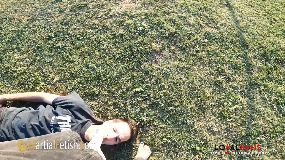 Martial Fetish – Alexis Luna Black Gi Outdoor Pov Kicks Ballbusting And Foot Domination galery screen 2