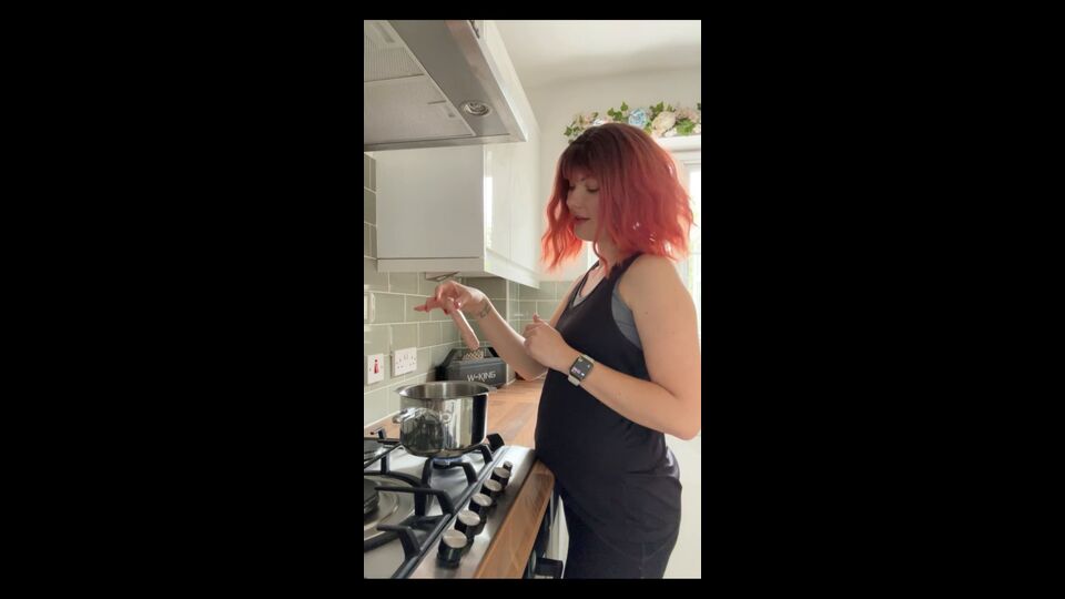 Yourhikerbabe – Crazy Ex Hires Woman Who Boils Your Chopped Off Penis