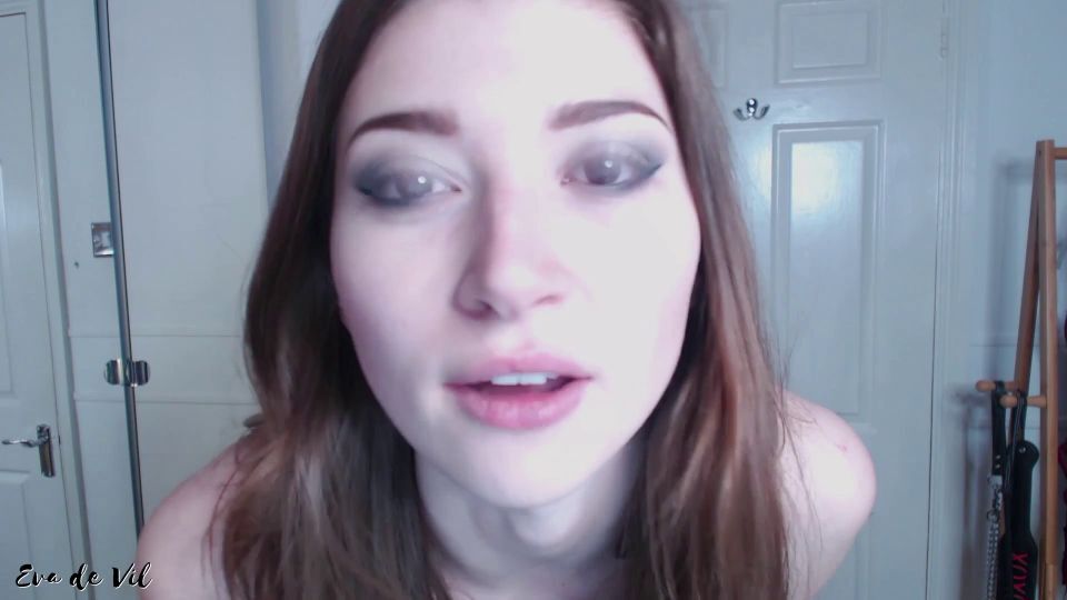 Eva De Vil – Captured