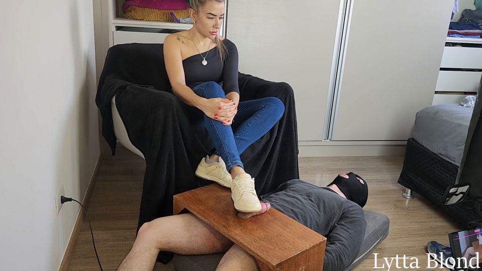 7g 7 Goddesses Feet Fjobs Ballb – Lytta Blond Hard Ballbusting And Cuckold Cum Lick