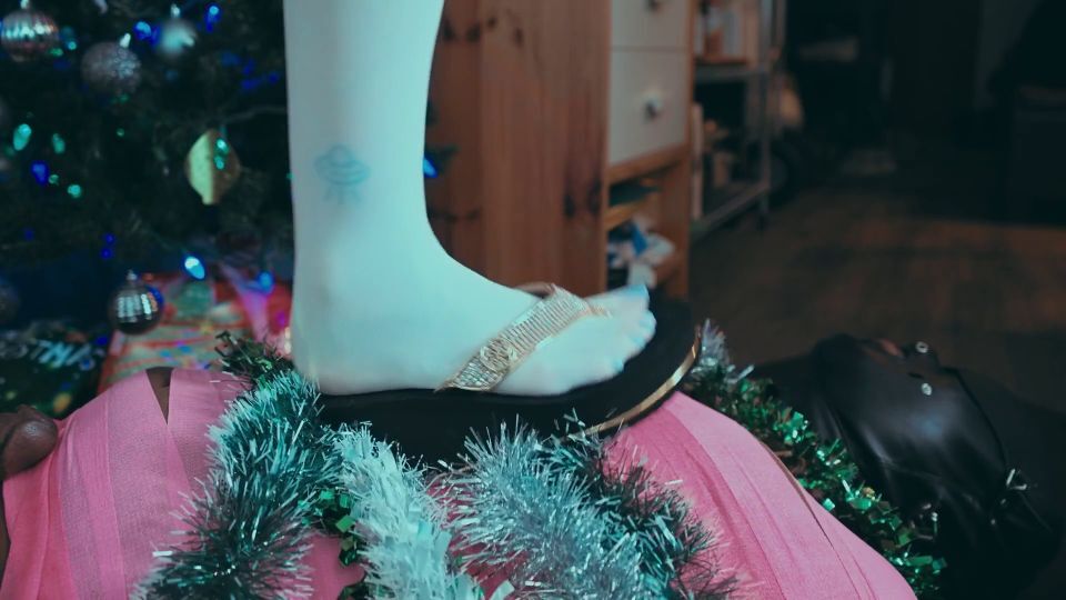 Imilia Audley – Toetallydevine – Trampled By Mrs Claus galery screen 1