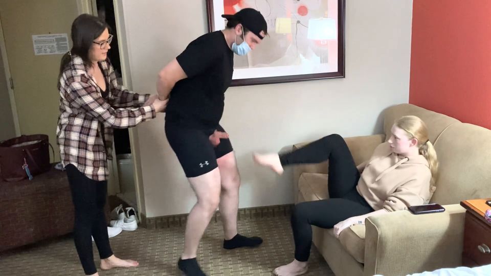 Onlyballkicking – Tag Team Ball Kicking