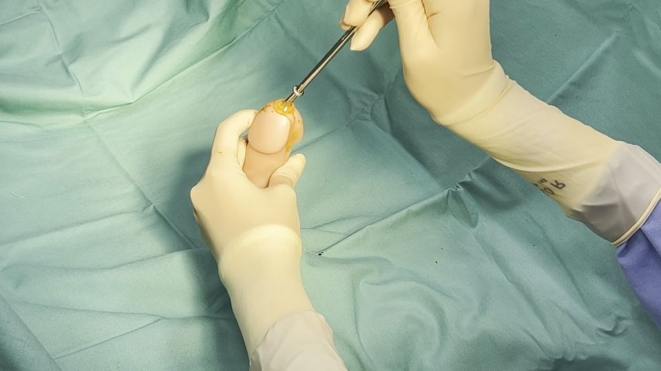 Aria Nicole – Extreme Urethral Stretching With Finger