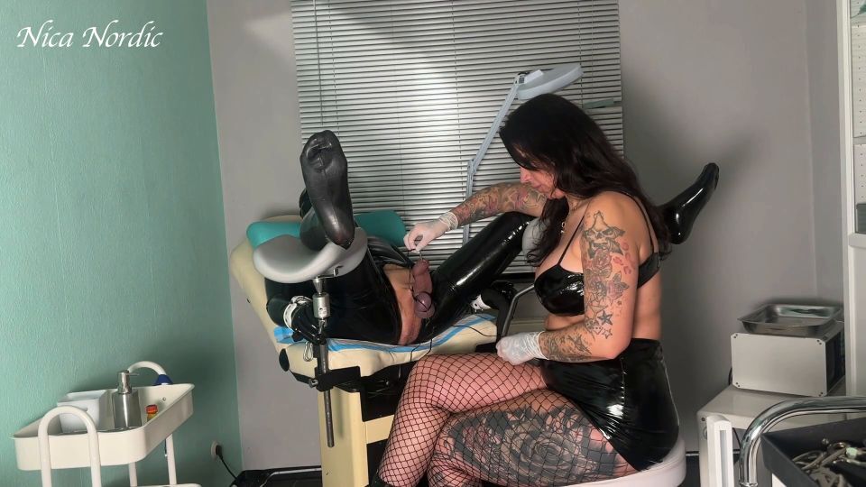 Nica Nordic – To Orgasm With The Strom Dilator galery screen 1