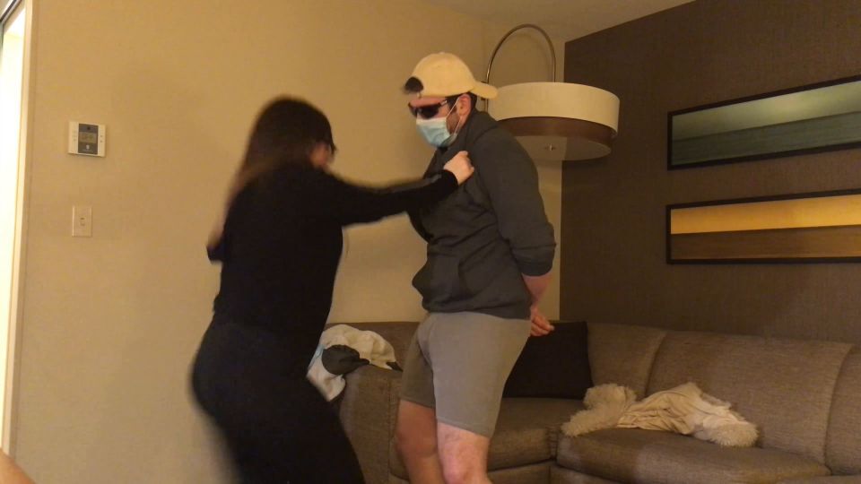 Onlyballkicking – Jennas Ballbusting Hell