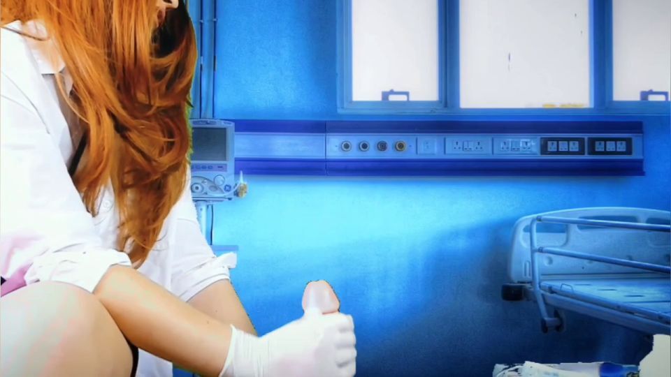 Juliacrown – A Doctor In Gloves Milks Your Dick