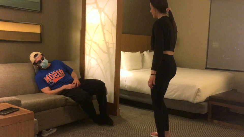 Onlyballkicking – Flip Flop Ballbusting
